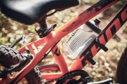 Fidlock Twist - Gourde Vélo 450 Ml + Support Universel Uni Base -EBike24 Soldes fidlock twist gourde 450 ml support universel uni base 3 3840x2160