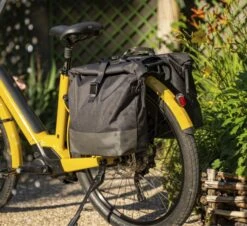 Moustache - Sacoches Vélo Porte-bagage Greg & Manu MIK-System 41 Litres -EBike24 Soldes moustache gepaecktraegertaschen greg und manu action jpg 3840x2160