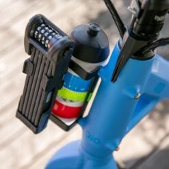 FAHRER - Adaptateur Pour Accessoires Sur VAE Qio -EBike24 Soldes multiadaptateur conducteur pour qio monte vue de face 3840x2160