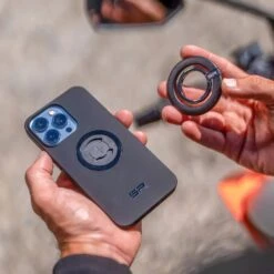 SP Connect PLUS - Anneau Magnétique Pour Smartphone -EBike24 Soldes sp connect plus support magnetique pour anneau de smartphone 4 3840x2160