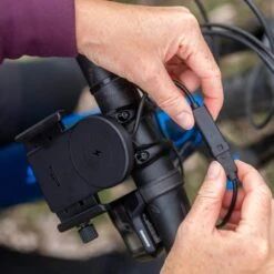 SP Connect Plus - Support Universel Avec Fonction De Charge -EBike24 Soldes sp connect plus support universel avec fonction de recharge 3 3840x2160
