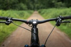 Supernova Starstream Mini Lightbar - Guidon Avec éclairage Vélo Intégré -EBike24 Soldes supernova starstream mini lightbar guidon avec feux de croisement integres image d action 2 3840x2160